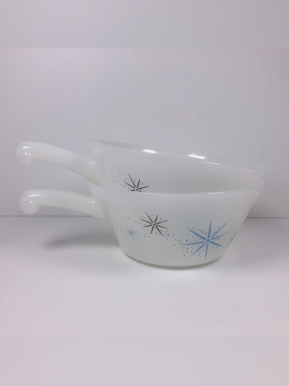 2 Vintage Atomic Starburst & Milk Glass soup bowls ✨ Handled bowls
